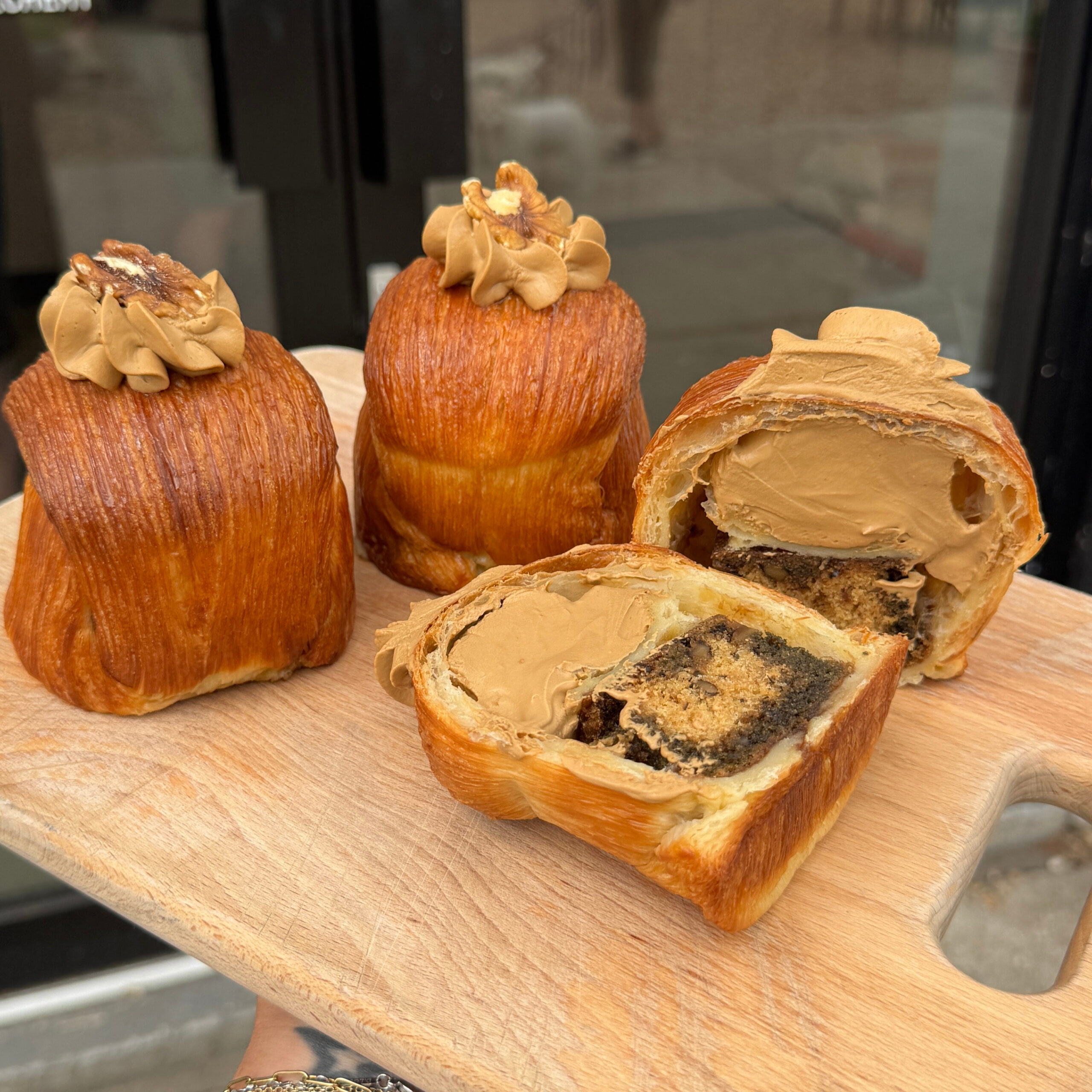 Coffee & Walnut Cake Bun